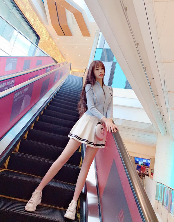 曼谷高端模特微信