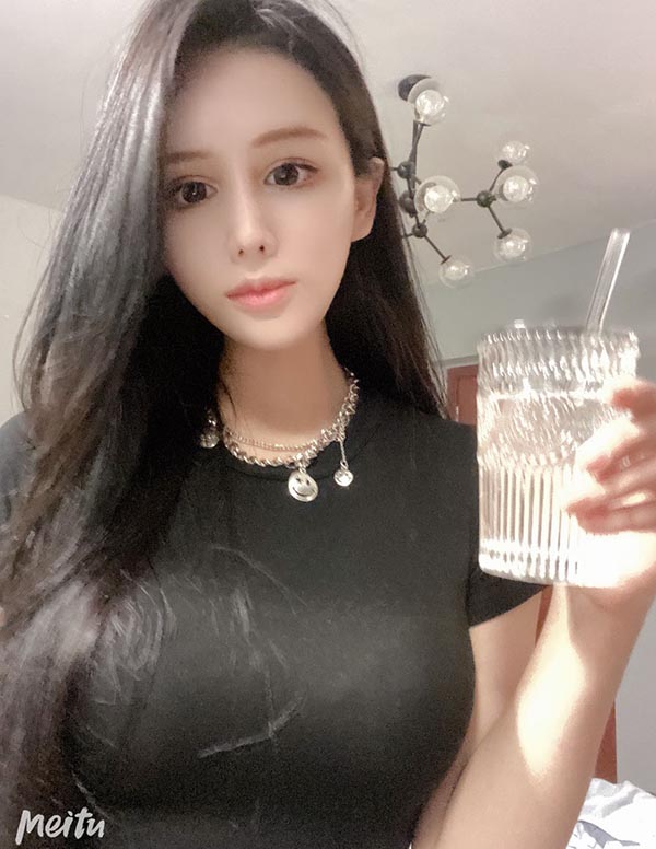 迪拜商务模特价格